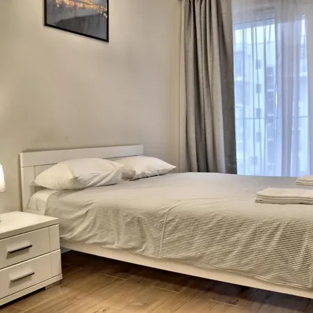Old Town Luxury Apartament *