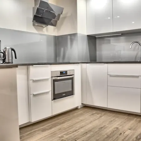 Old Town Luxury Apartament *